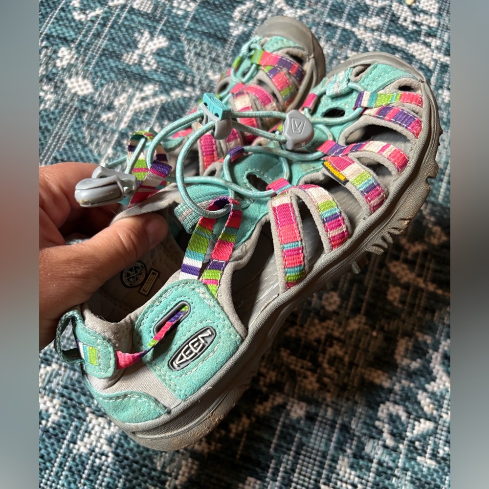 kids Keen Sport Sandals with Closed-Toe Design size 2